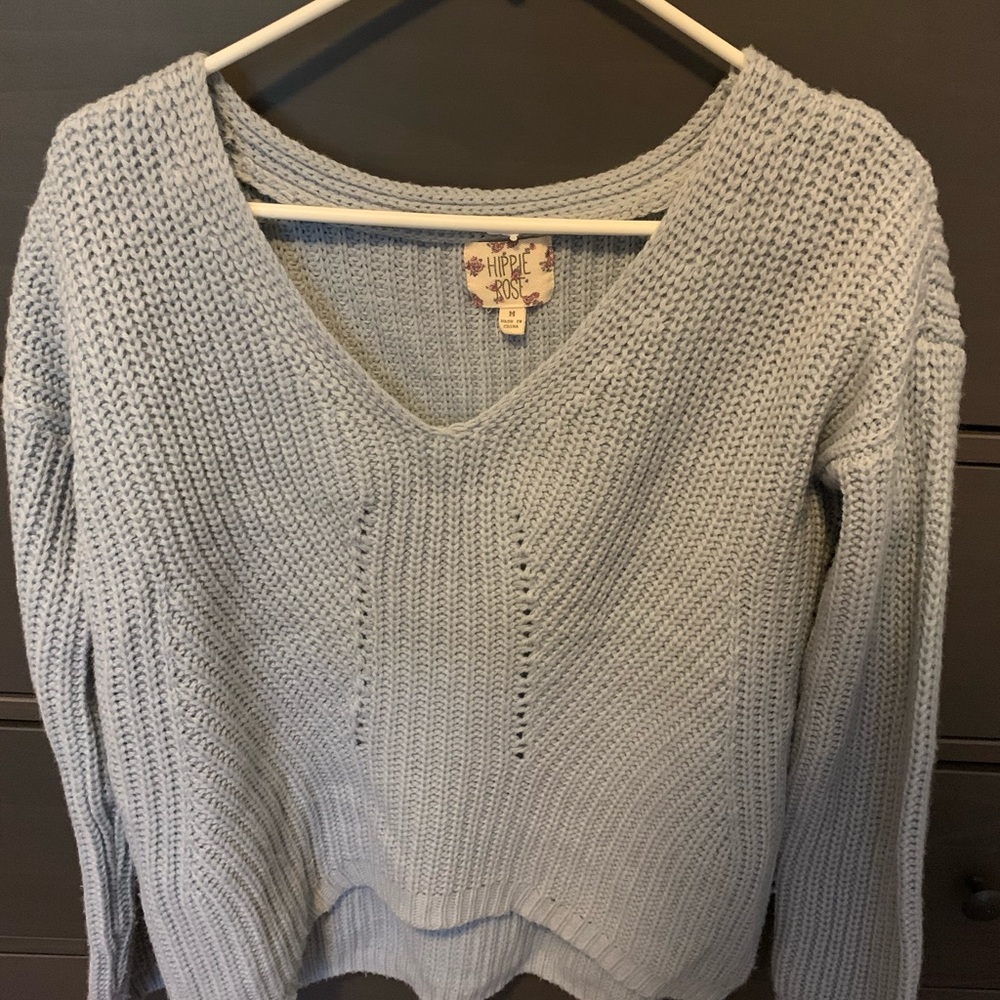 Cute sweater! S/F Household.